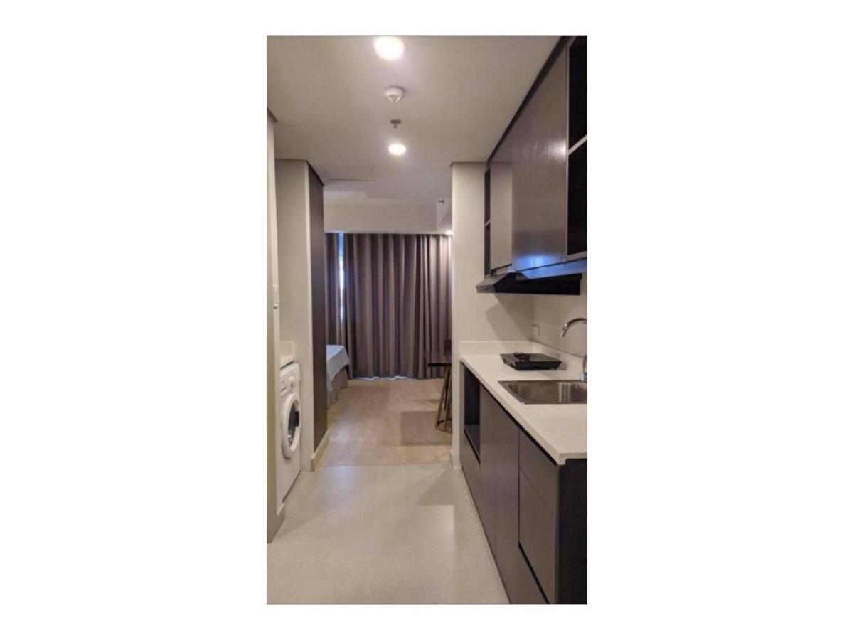 Capital O 804 The Residences At Bonifacio Civic Center Manila Eksteriør billede