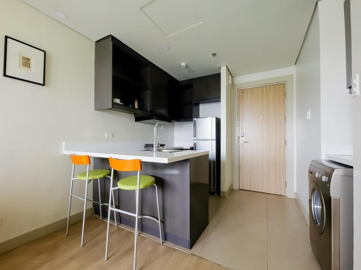 Capital O 804 The Residences At Bonifacio Civic Center Manila Eksteriør billede